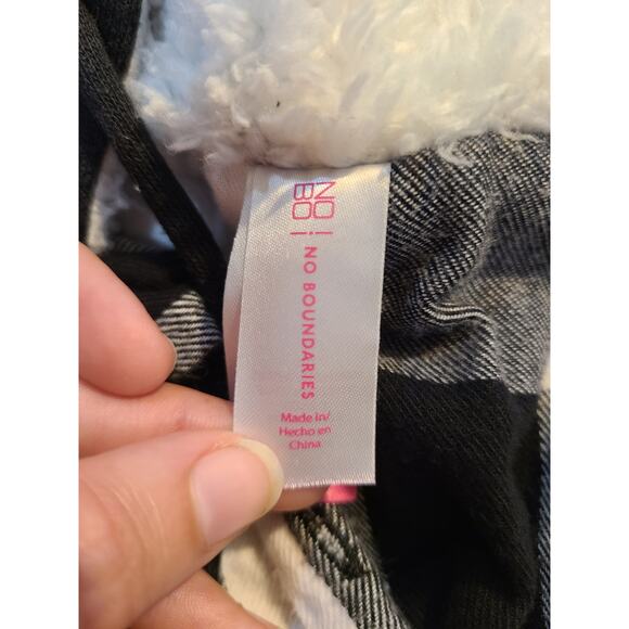 No boundaries small juniors black and white checkered button down fleece hood - Picture 4 of 9